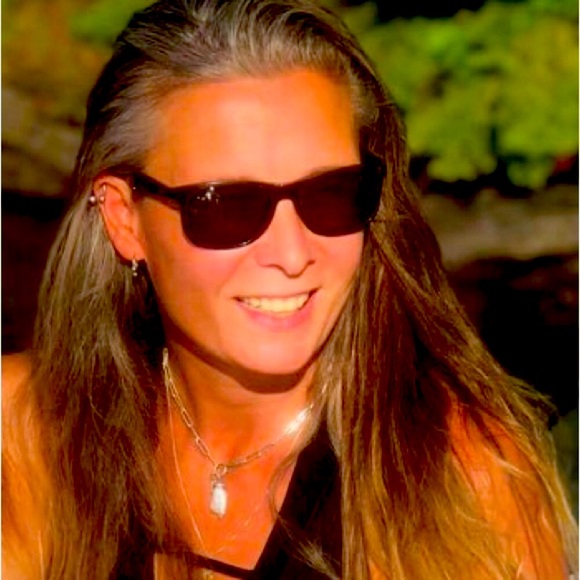 Meet your Posher, Tammy - Picture 1 of 1